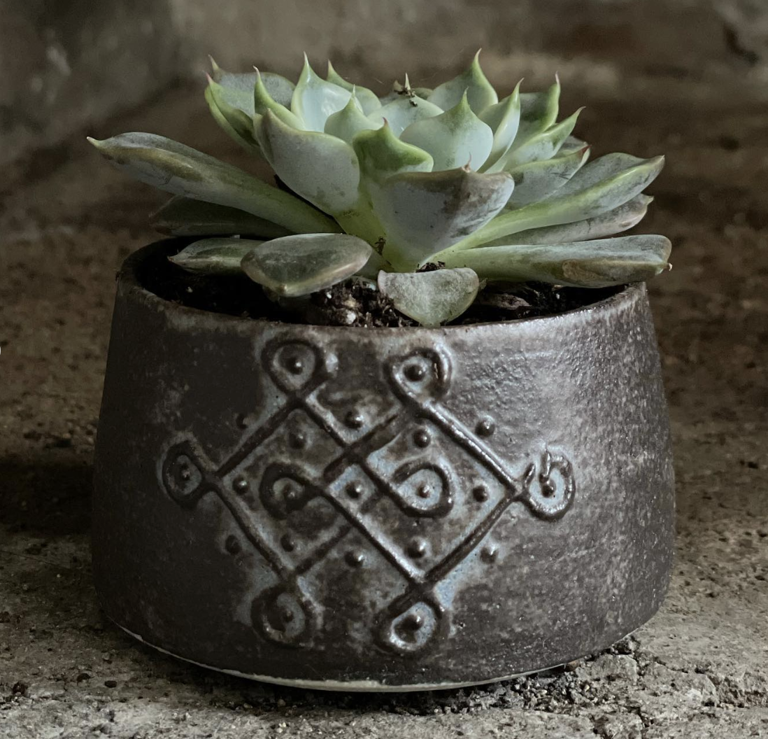 Kolam planter