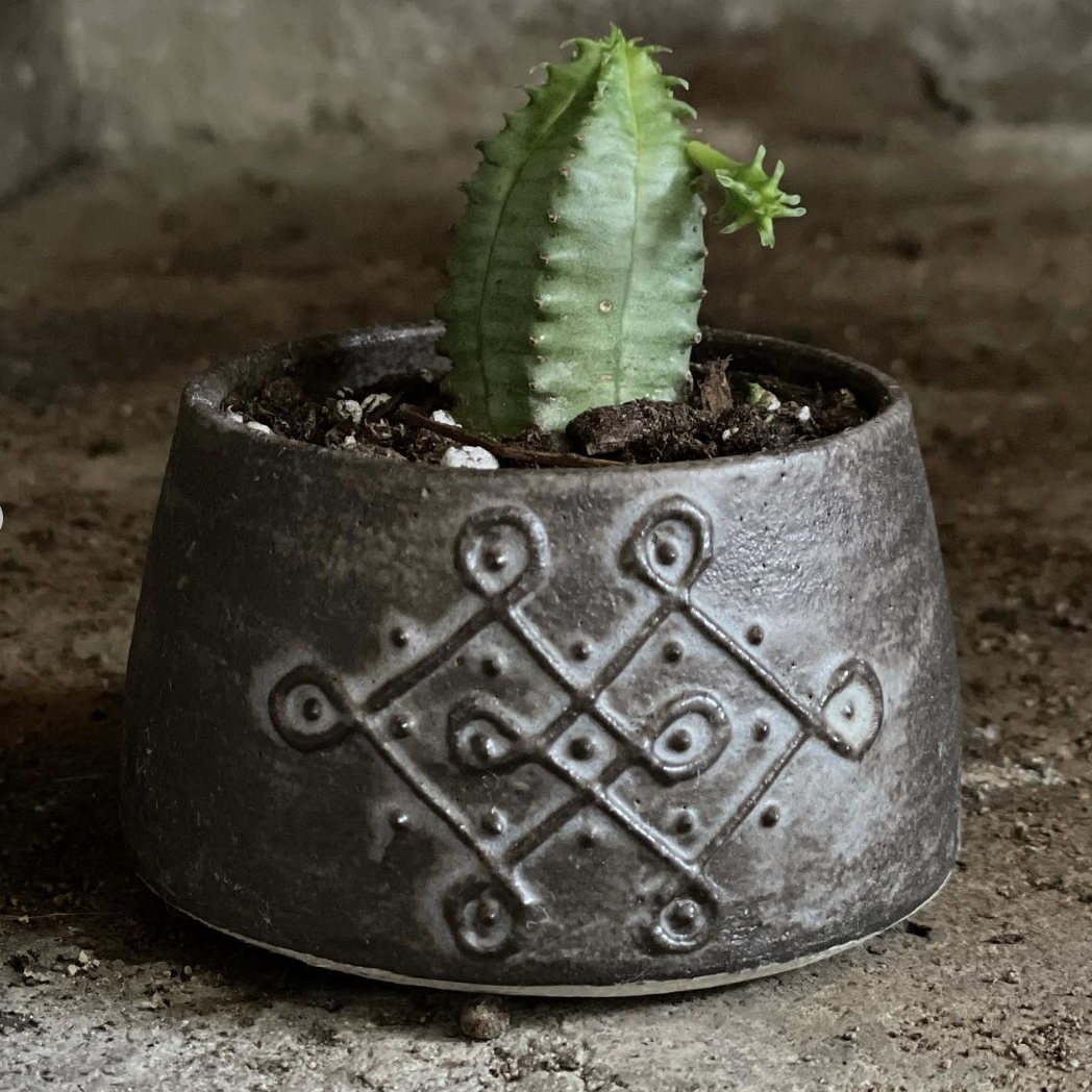 Kolam planter
