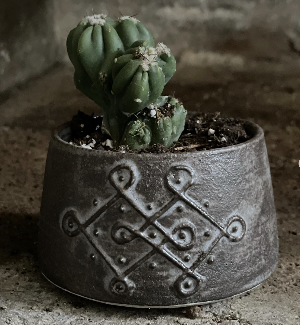 Kolam planter